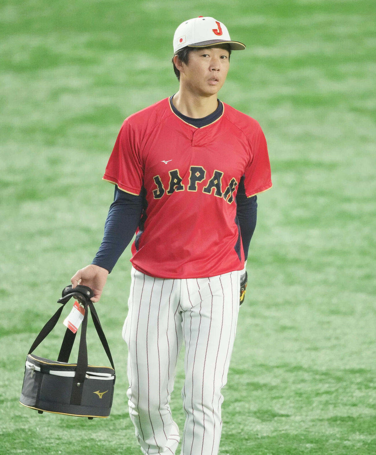 WBC日本代表　鶴岡慎也ブルペン捕手＝2023年3月撮影