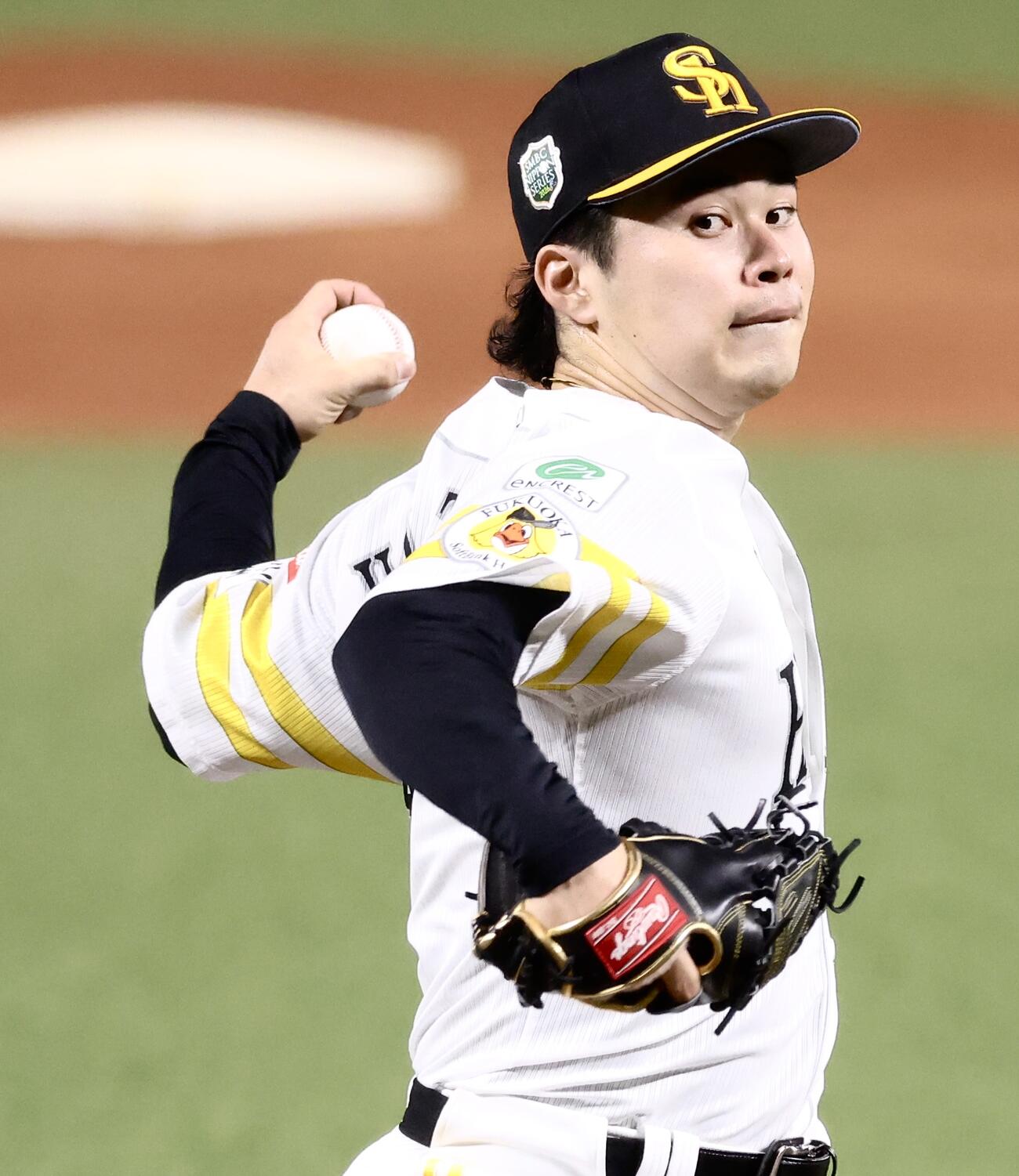 ソフトバンク対DeNA 2回表、力投するソフトバンク松本晴（撮影・河田真司）
