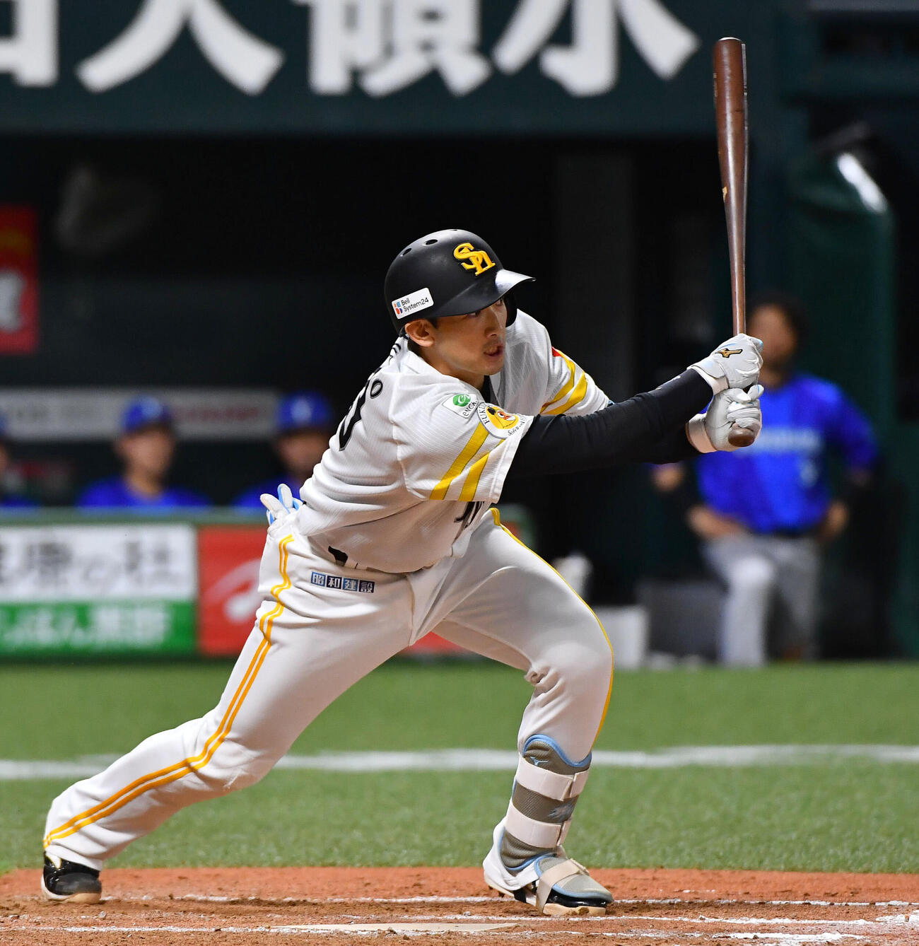 ソフトバンク対DeNA 7回裏ソフトバンク1死二塁、併殺に倒れた山本祐大（撮影・岩下翔太）