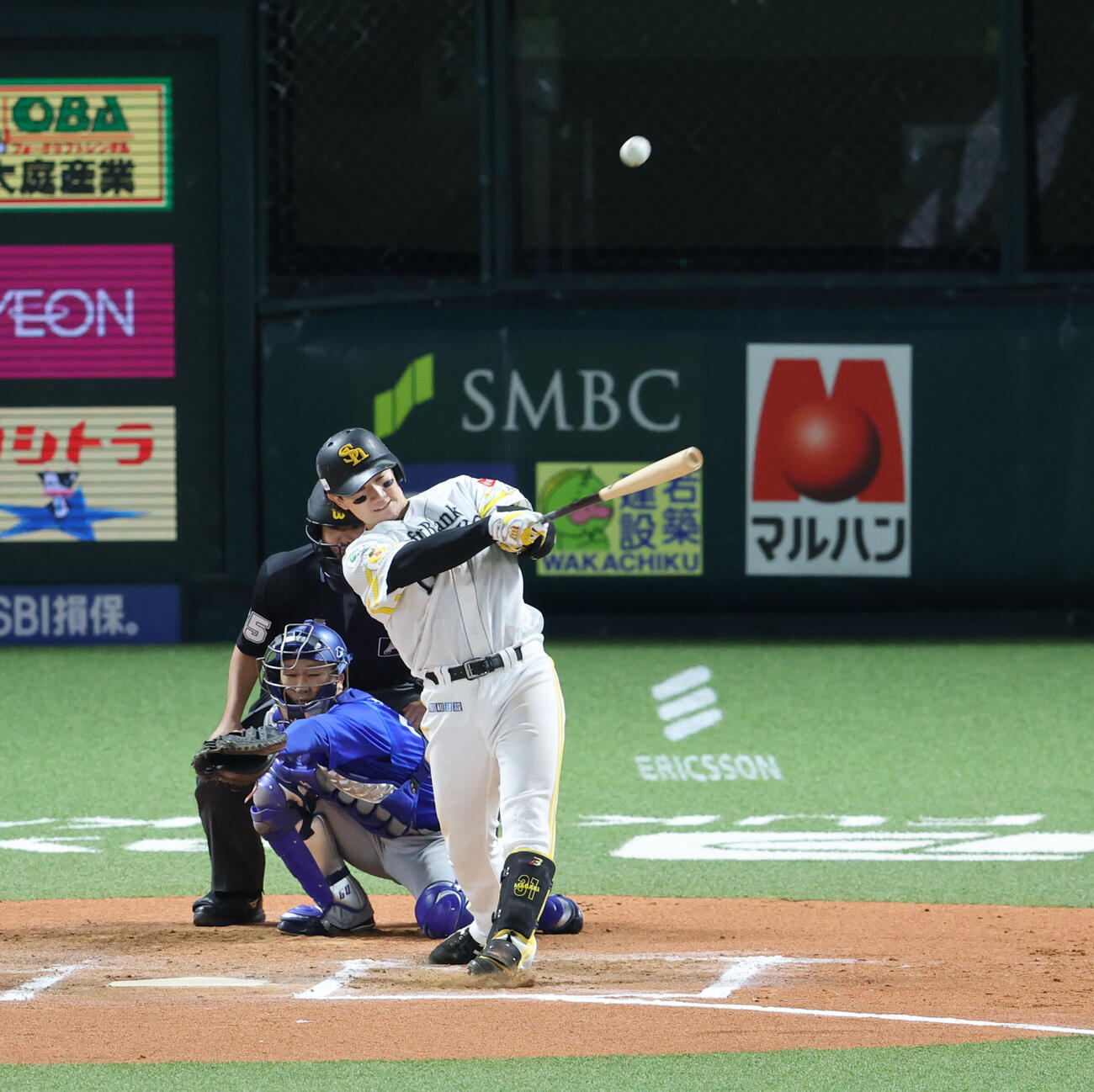ソフトバンク対DeNA 10回裏ソフトバンク1死、正木智也は左越えにサヨナラとなる本塁打を放つ（撮影・梅根麻紀）