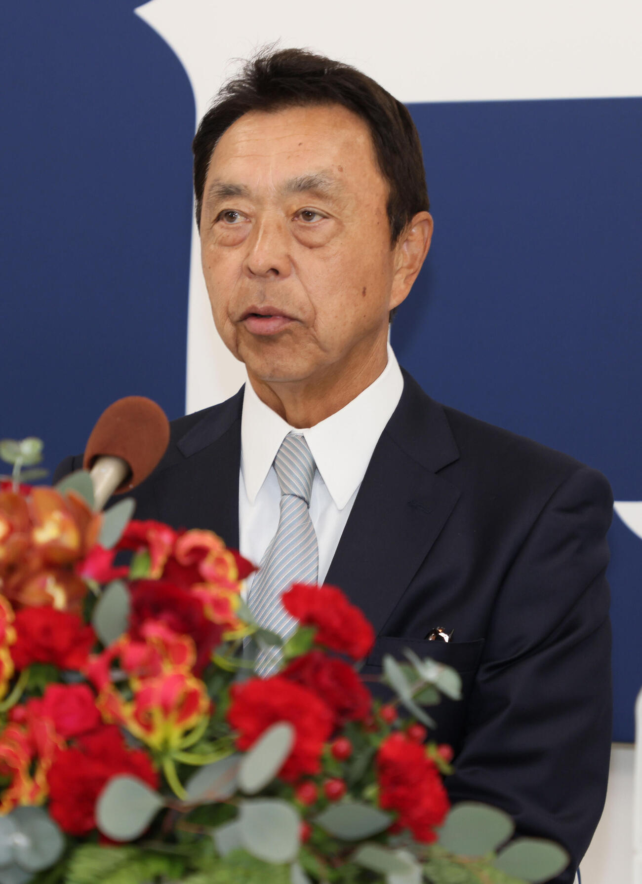広島の球団副本部長就任が決まり会見する小川淳司氏（撮影・加藤孝規）