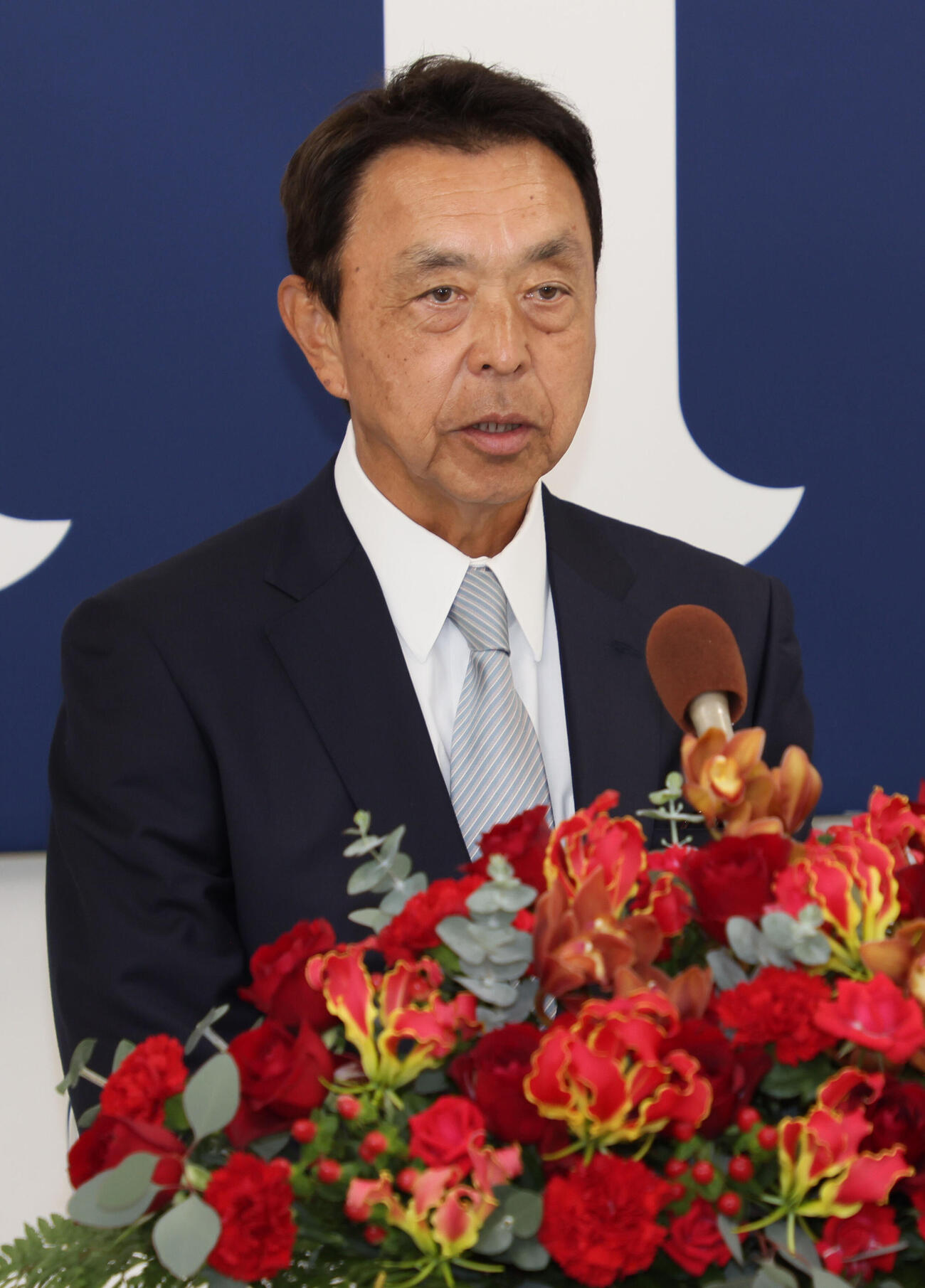 広島の球団副本部長就任が決まり会見する小川淳司氏（撮影・加藤孝規）