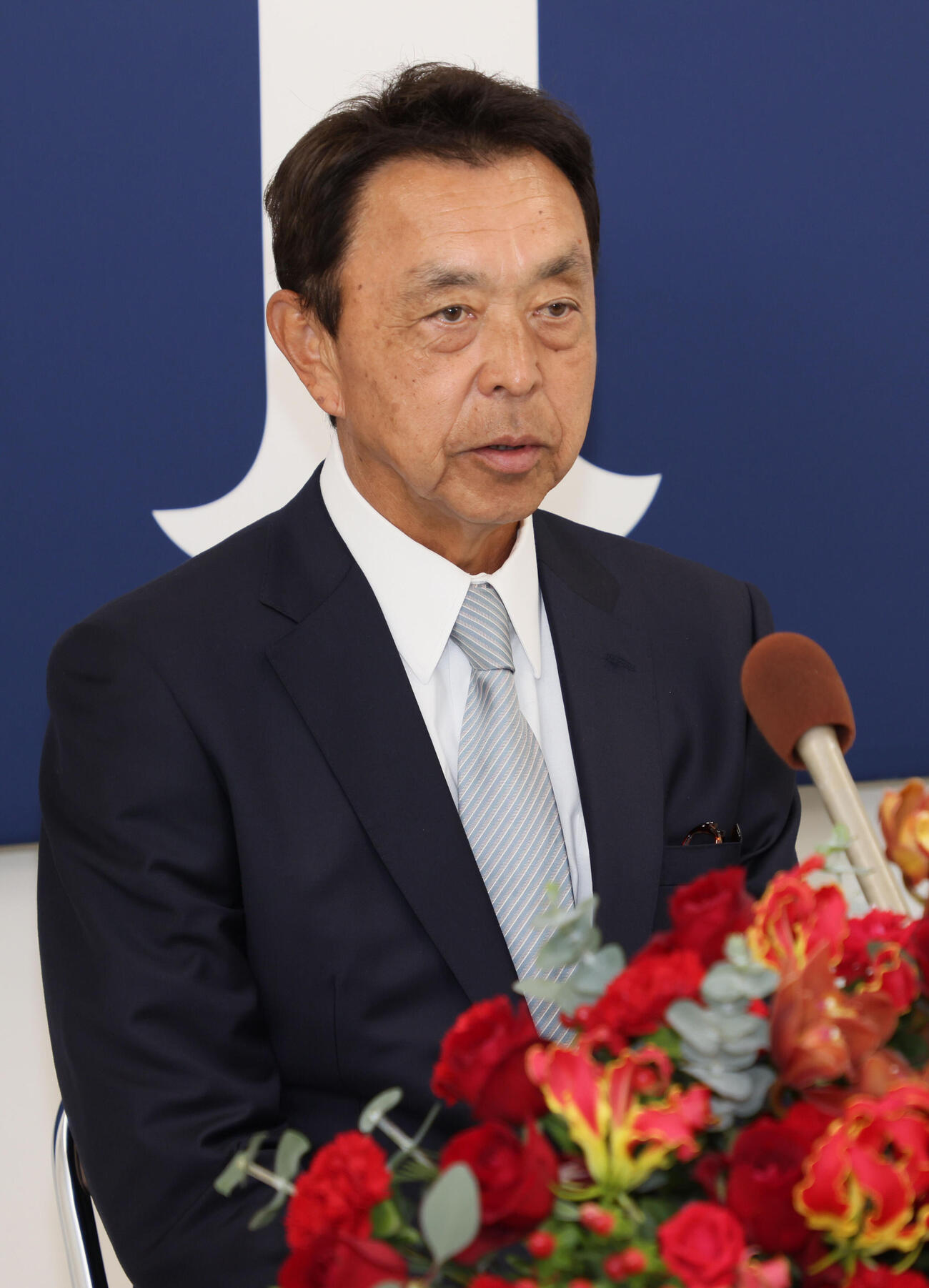 広島の球団副本部長就任が決まり会見する小川淳司氏（撮影・加藤孝規）