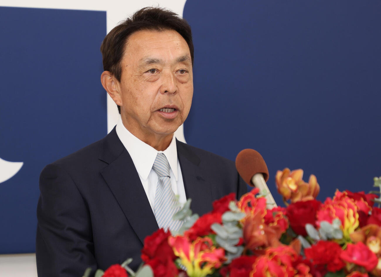 広島の球団副本部長就任が決まり会見する小川淳司氏（撮影・加藤孝規）