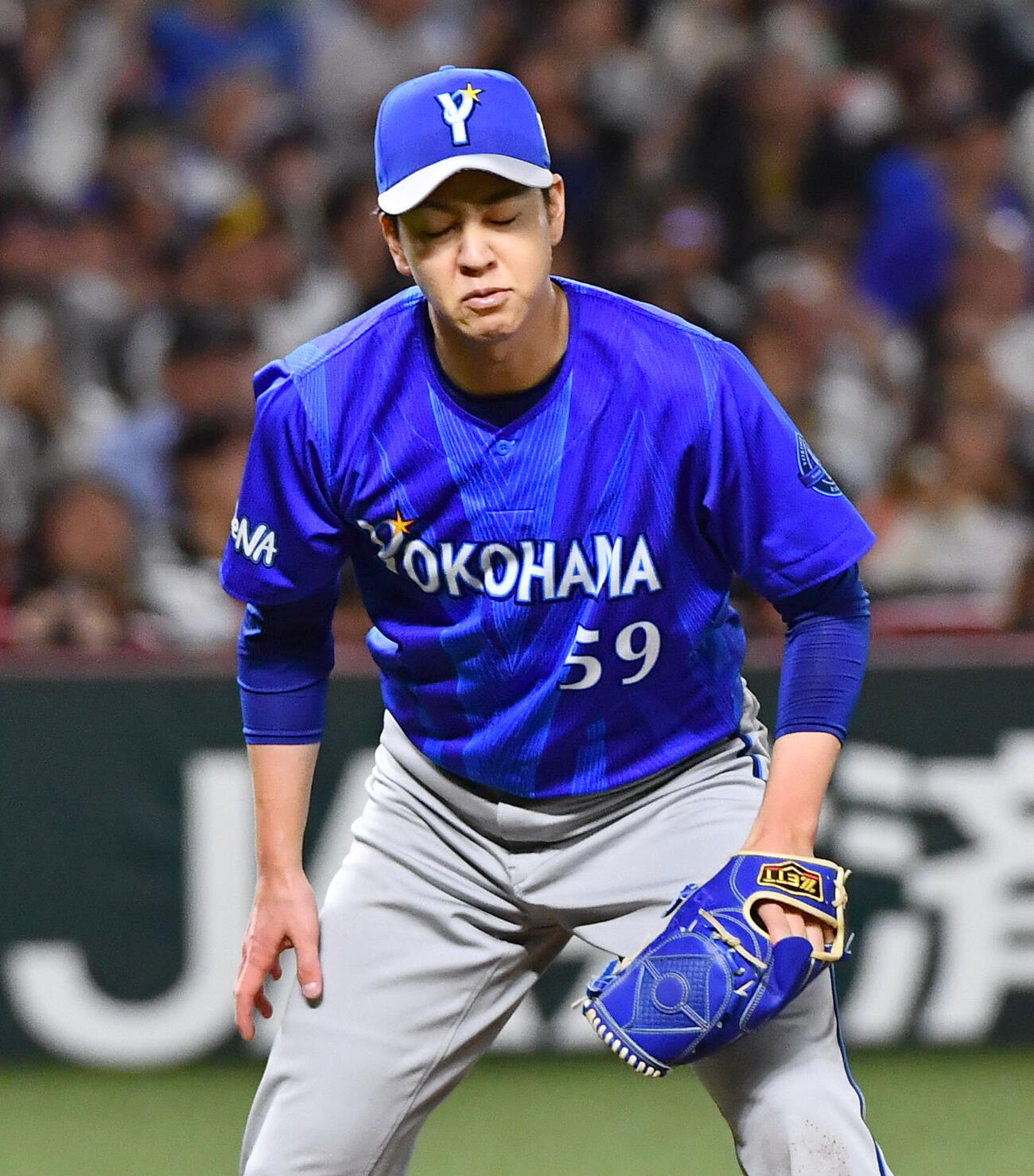 ソフトバンク対DeNA 4回裏ソフトバンク2死一、二塁、山本祐大に同点の2点適時三塁打を打たれた平良拳太郎（撮影・岩下翔太）
