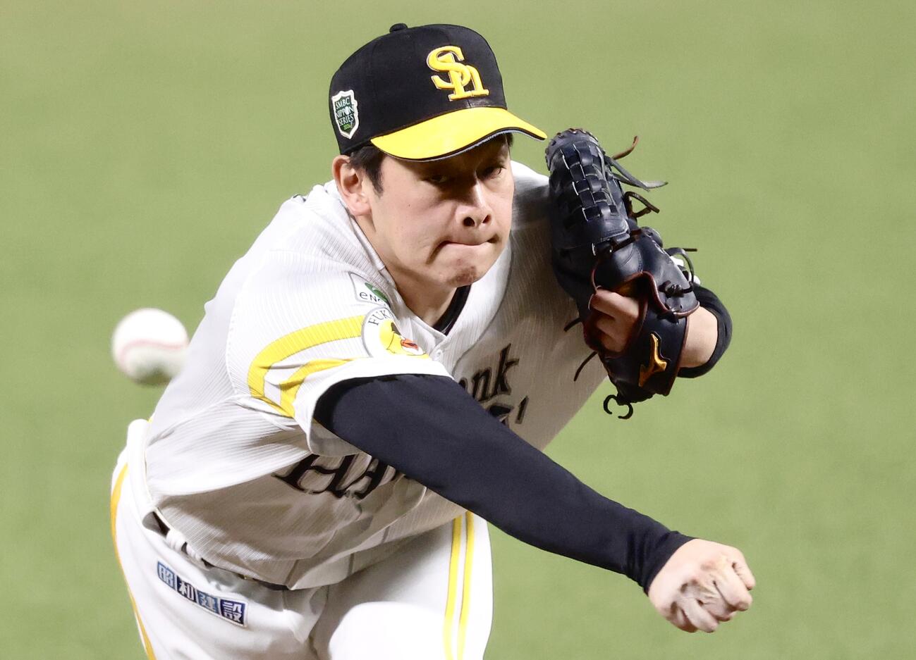 ソフトバンク対DeNA 5回表、力投する鈴木豪太（撮影・河田真司）