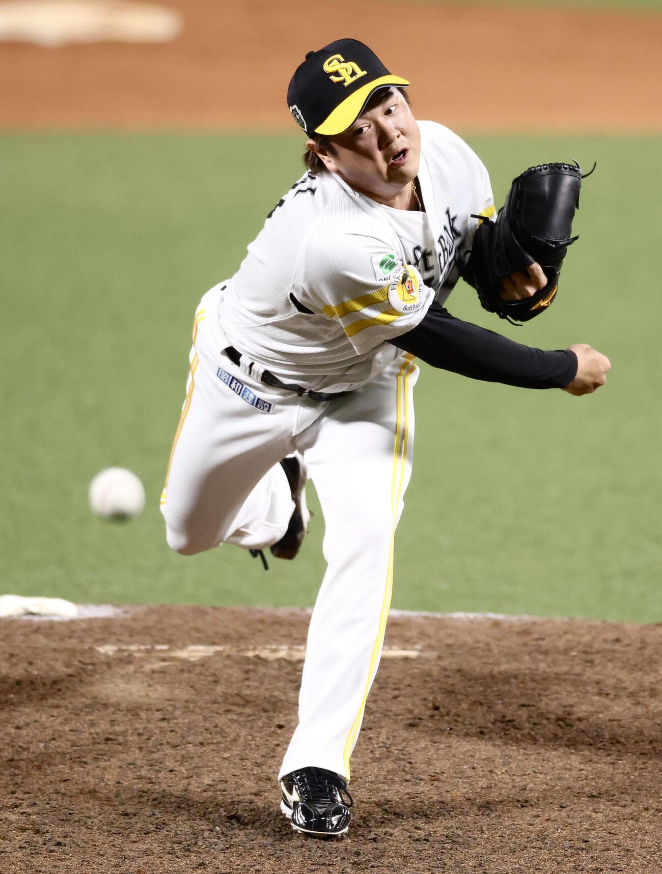26年10月27日　ソフトバンク対DeNA 8回表、力投する津森宥紀（撮影・河田真司）