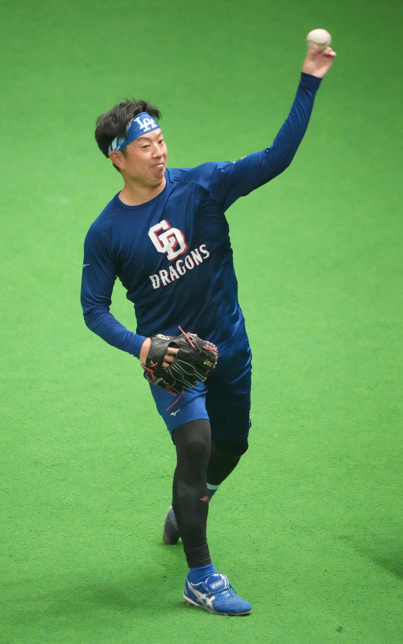 契約交渉前にネットスローで調整する中日松葉貴大（撮影・森本幸一）
