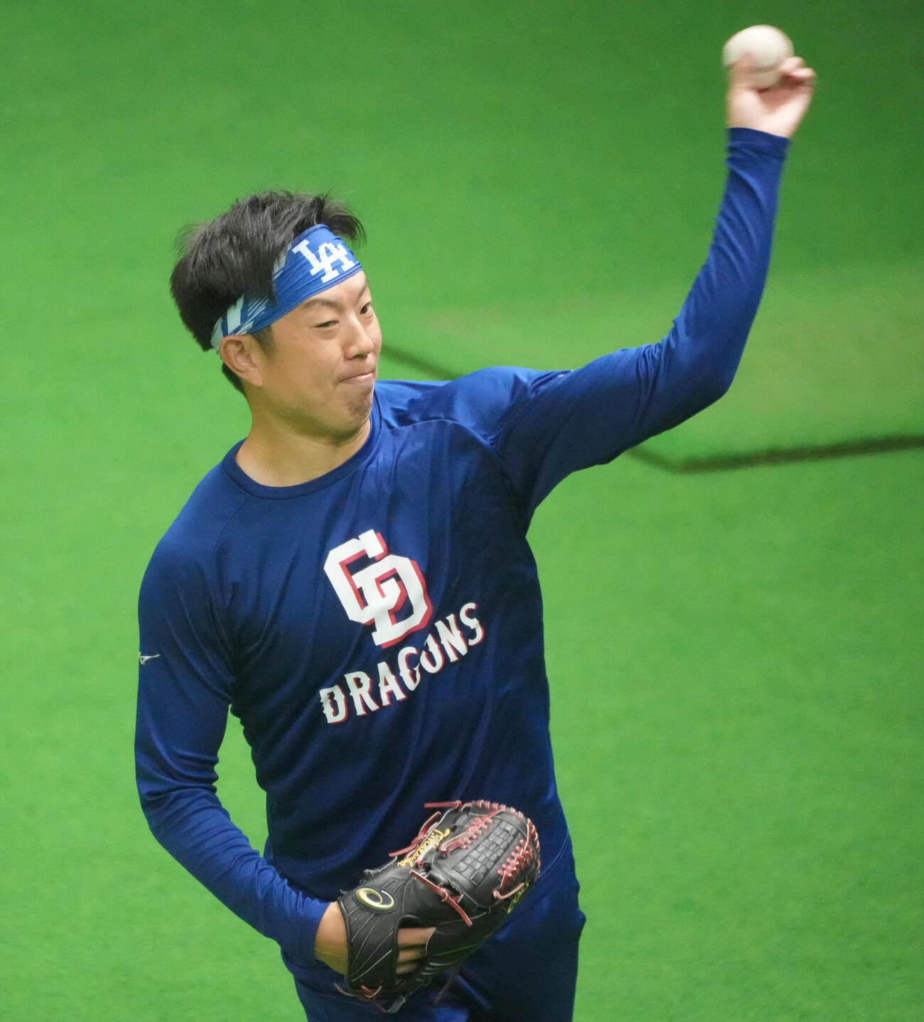 契約交渉前にネットスローで調整する中日松葉貴大（撮影・森本幸一）