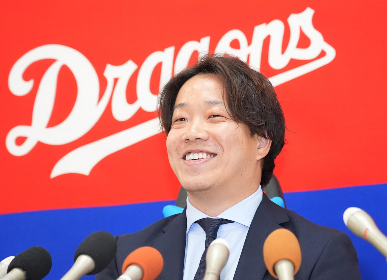 契約交渉を終え会見する柳裕也（撮影・森本幸一）