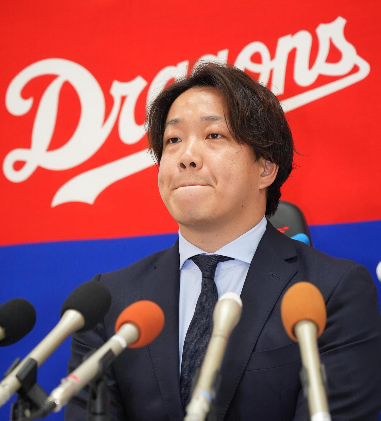 契約交渉を終え会見する柳裕也（撮影・森本幸一）