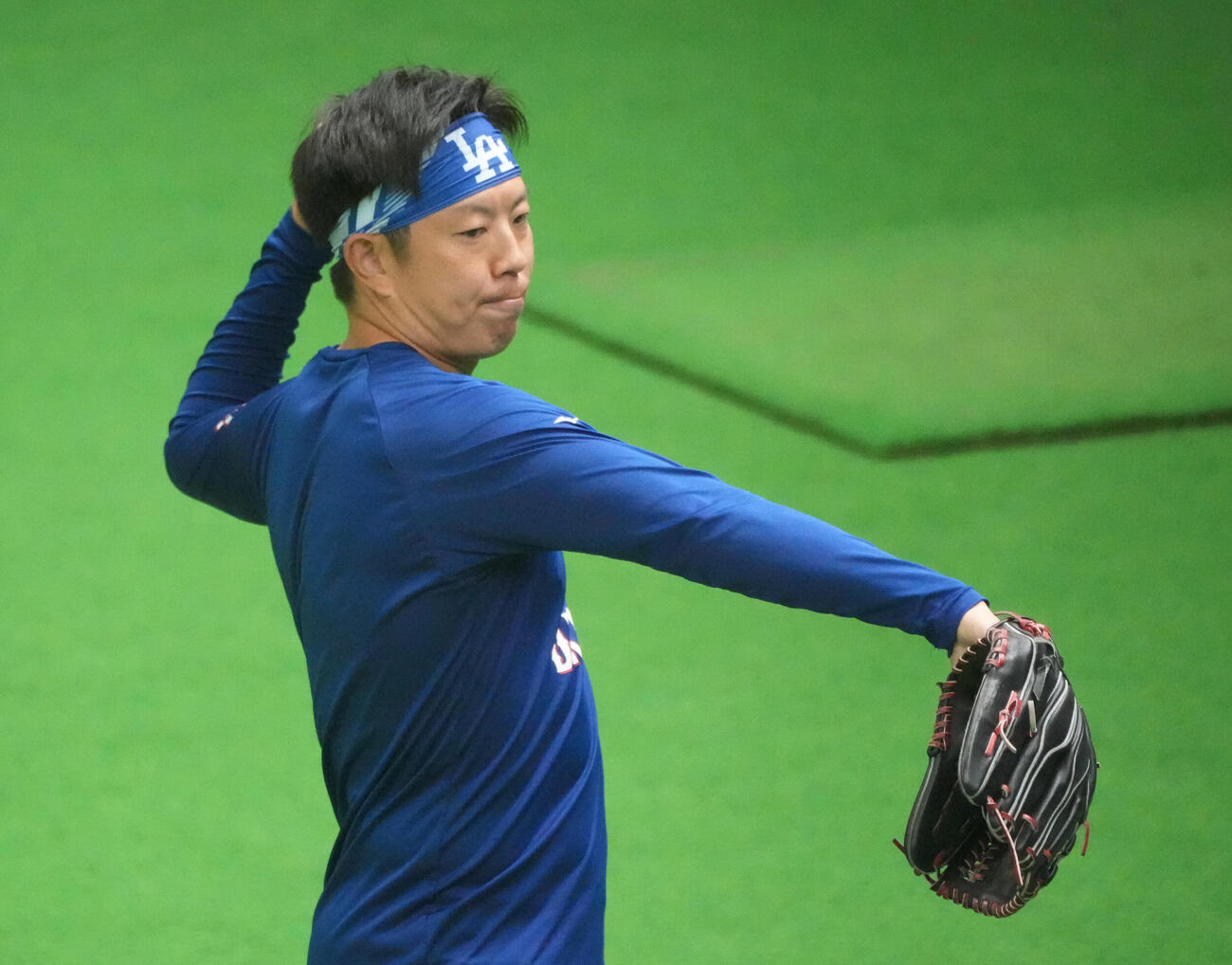 契約交渉前にネットスローで調整する中日松葉貴大（撮影・森本幸一）