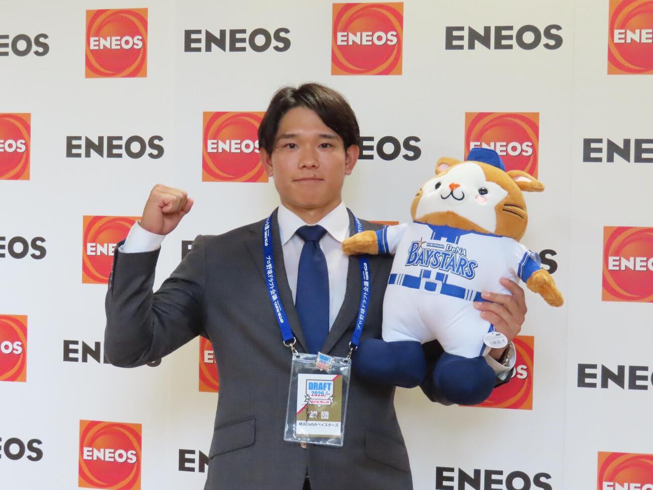 指名あいさつを受けたDeNAドラフト6位のENEOS・神里陸