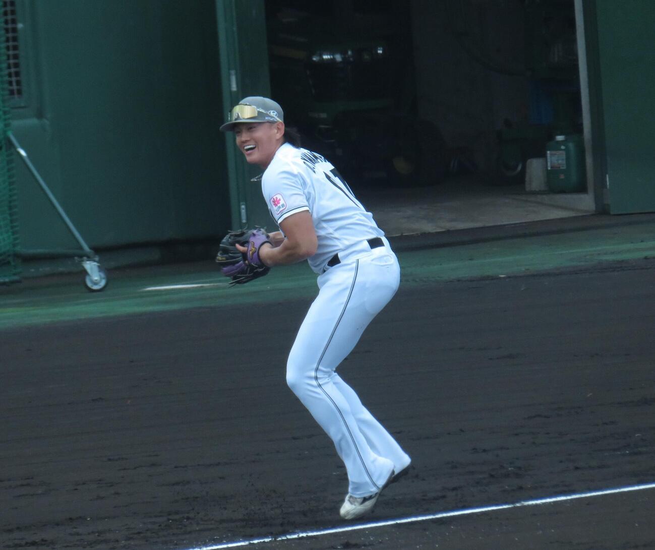 ボール回しをする山本大斗