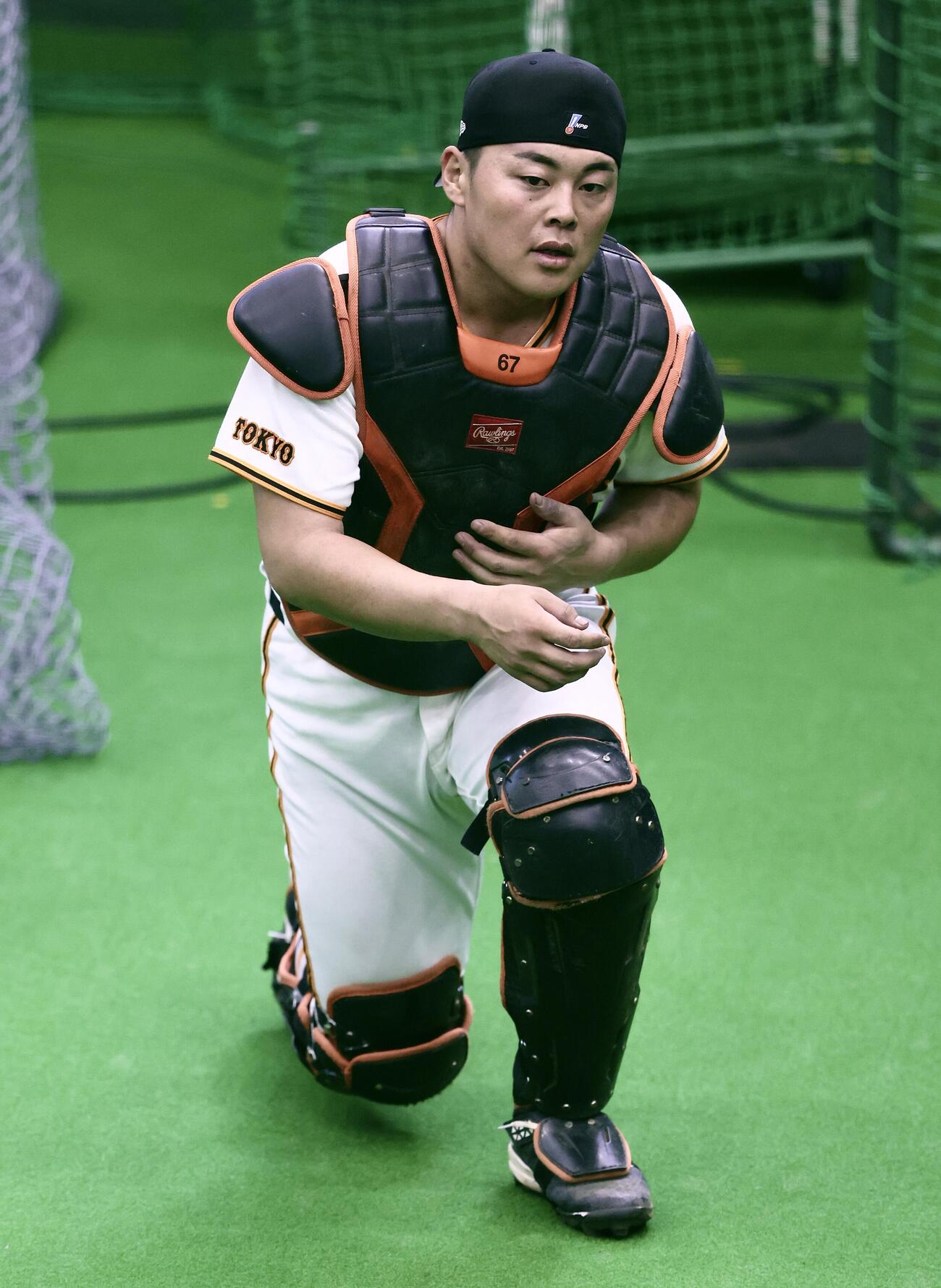 室内練習に臨む巨人山瀬慎之助（撮影・河田真司）