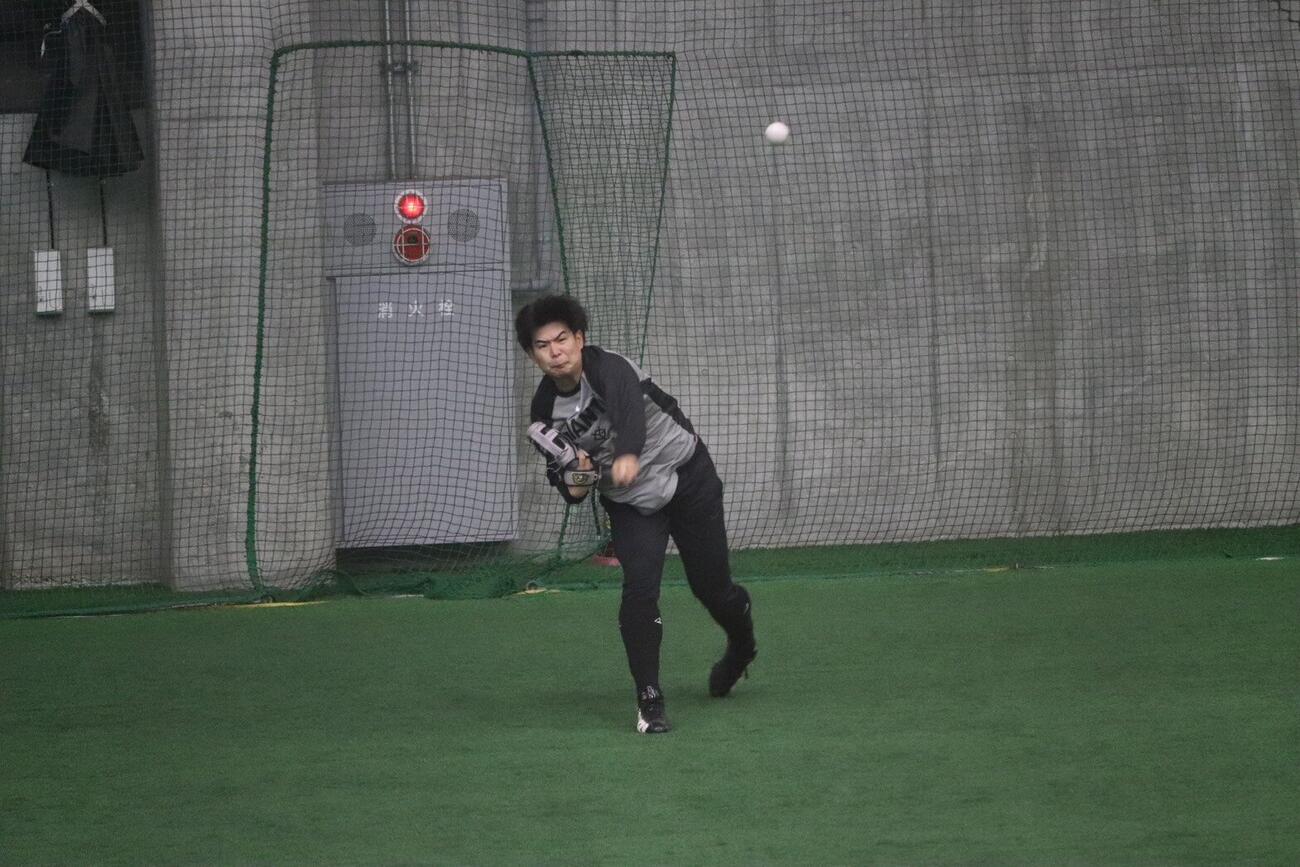 巨人から戦力外通告を受けた山田龍聖がジャイアンツ球場で調整