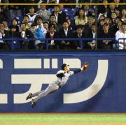 平野“決死キャッチ”したのに - 野球ニュース : nikkansports.com