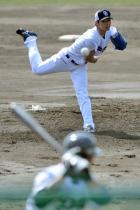 シート打撃に登板し武山に投げ込む浅尾（撮影・前岡正明）