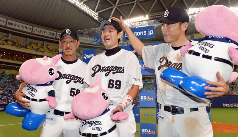中日８年目赤坂 初打席で初安打 遠回り初お立ち台 野球 日刊スポーツ