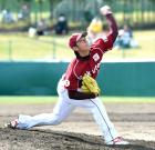 松井裕はこの日最速となる１４７キロの速球を投げ込む（撮影・山崎安昭）