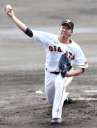 巨人先発の菅野（撮影・河野匠）