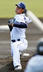 阪神との練習試合に登板する西武高橋光(撮影・河南真一)