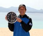 午前１１時１１分に大谷の開幕投手を発表する日本ハム栗山監督（撮影・黒川智章）