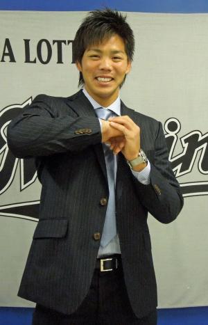 ロッテ肘井20万増 手術でイケメンになったと評判 - 野球 : 日刊スポーツ