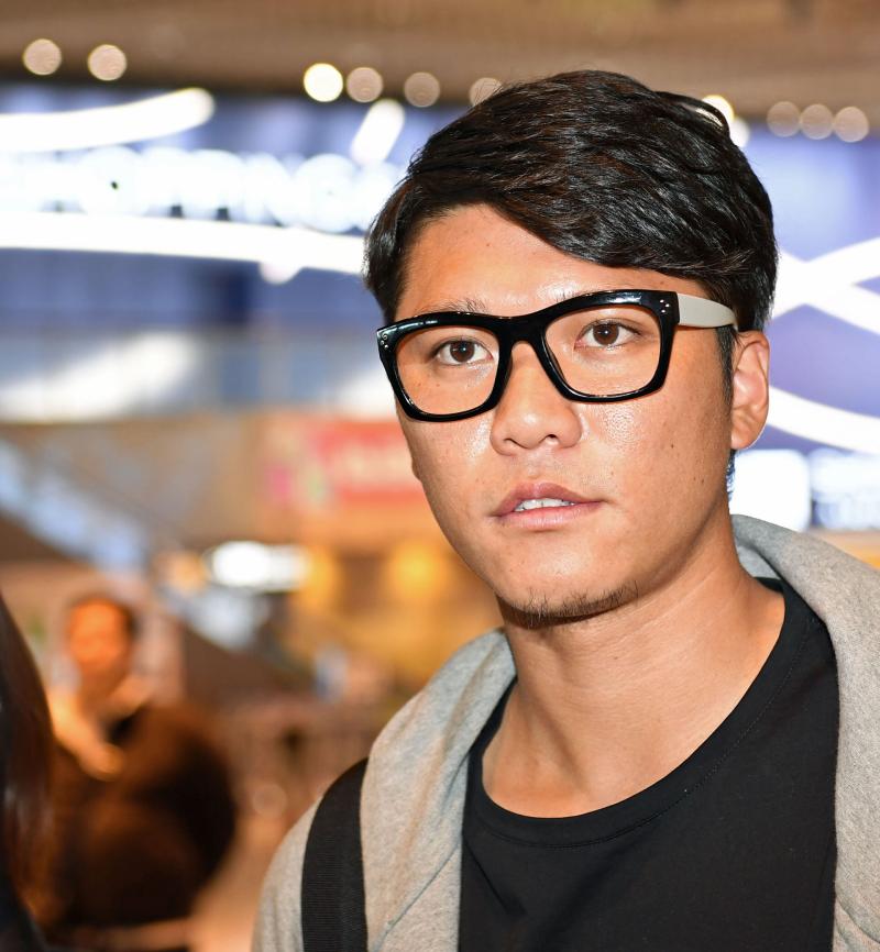 巨人坂本らがグアム出発 キャンプに100 で 野球 日刊スポーツ