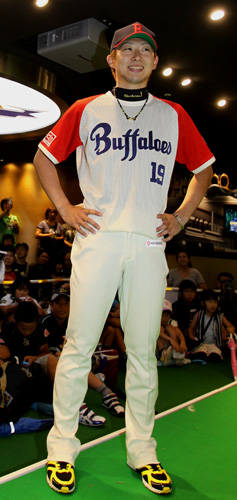 オリックス】近鉄復刻ユニホーム公開 - プロ野球ニュース