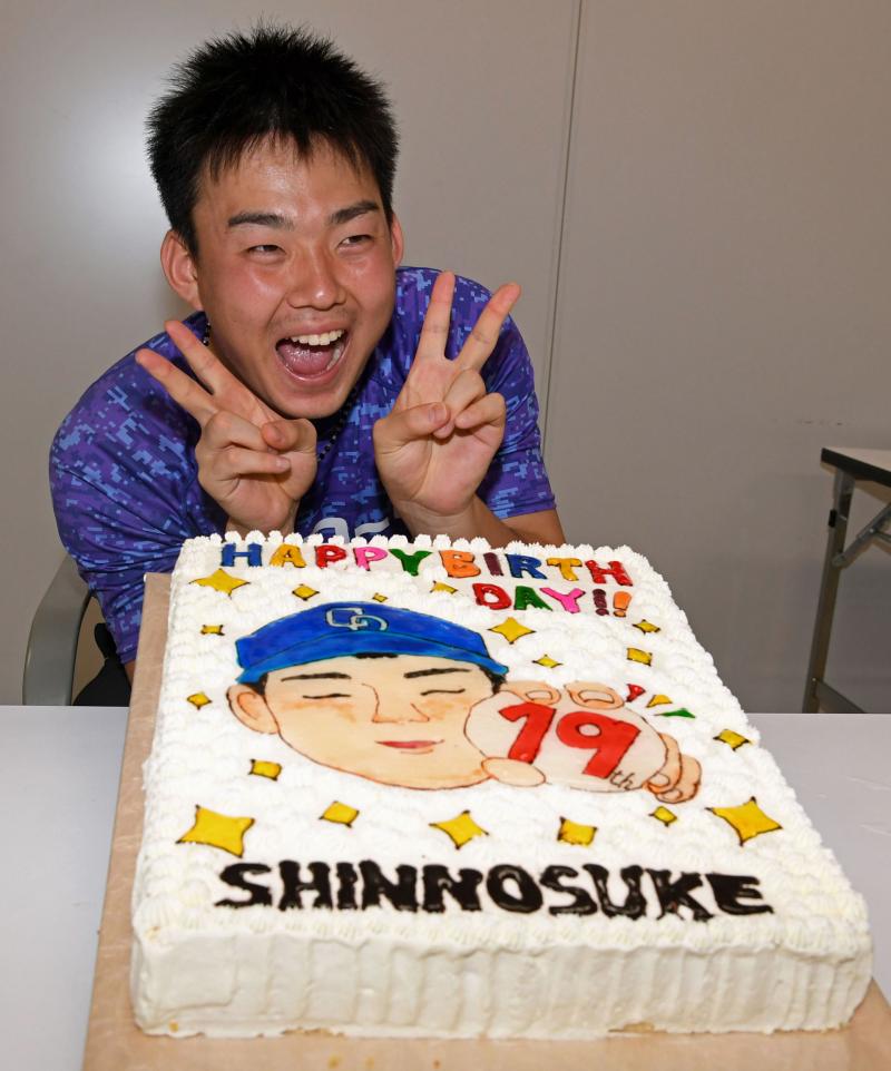 中日小笠原 誕生ケーキは森監督のカンパ に絶句 野球 日刊スポーツ