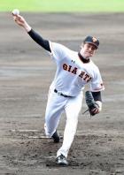 巨人対楽天　巨人先発のマイコラス（撮影・河野匠）