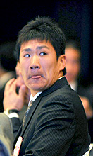 楽天田中は、コンベンション会場で緊張した面持ち（撮影・為田聡史）