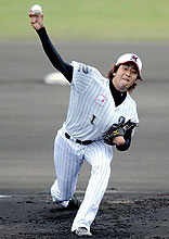 紅白戦で先発登板した大嶺は好投を見せる(撮影・為田聡史)