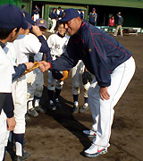 オリックス清原は連日のファンサービス（撮影・堀まどか）