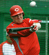 キャンプ初日からフリー打撃を披露するシーボル（撮影・岡本　肇）