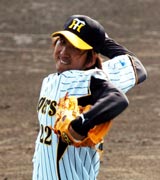 フリー打撃登板の阪神藤川（撮影・河南真一）