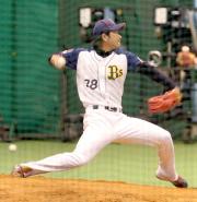 小松聖は田口壮ら主力に力投（撮影・岡潤一）