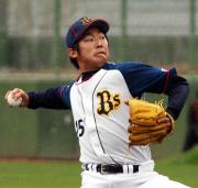 白組２番手で登板する加藤（撮影・築山幸雄）