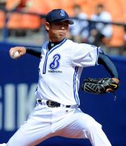 【横浜－ソフトＢ】力投する横浜先発清水直（撮影・山崎哲司）