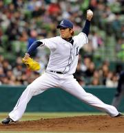 【西武－中日】力投する西武先発帆足（撮影・小沢裕）