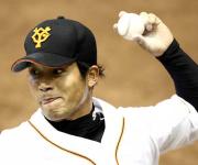 ブルペンで力のこもった投球を見せる藤井（撮影・蔦林史峰）