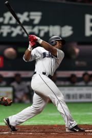 ２回に本塁打を放つブラウン（撮影・藤尾明華）