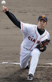 巨人先発の西村健（撮影・中島郁夫）