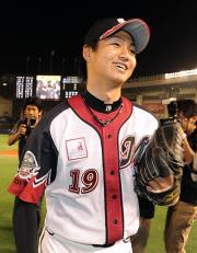 【ロッテ-横浜】完投で今季4勝目を挙げたロッテ唐川(撮影・小沢裕)<