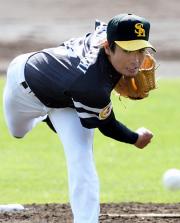 練習試合の巨人戦に先発したソフトバンク高橋秀（撮影・藤尾明華）