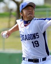 外めの制球が決まり２回をパーフェクトに抑えた吉見（撮影・桜井希望）