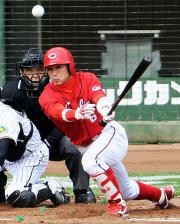 【阪神－広島】３回、中前に適時打を放った梵（撮影・上田博志）