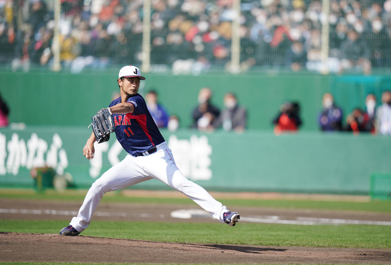 ライブBPで登板するダルビッシュ（撮影・垰建太）