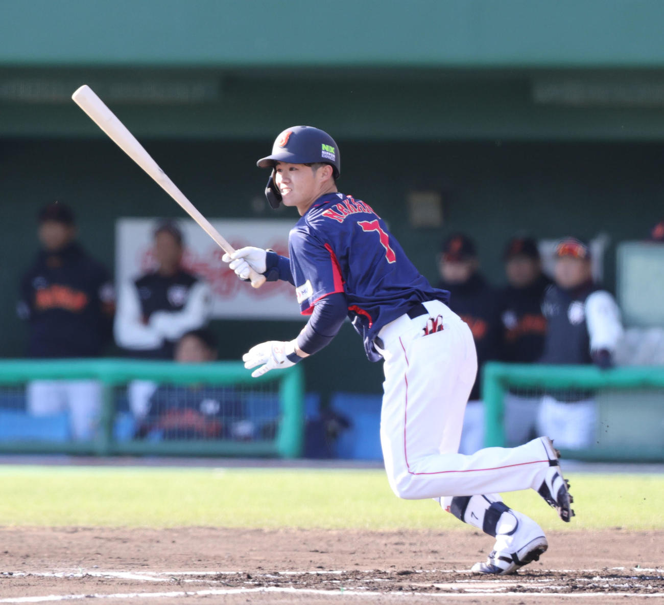 ソフトバンク対侍ジャパン　6回表侍ジャパン2死、中野拓夢は遊内野安打を放つ（撮影・梅根麻紀）